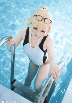 监狱女孩